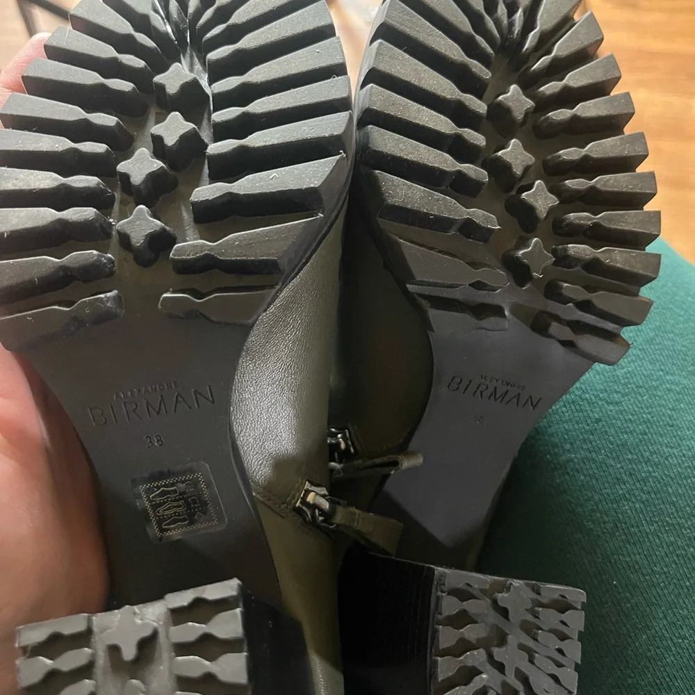 Alexandre Birman Clarita Chelsea Heeled Boots with Chunky Heel - Picture 8 of 10